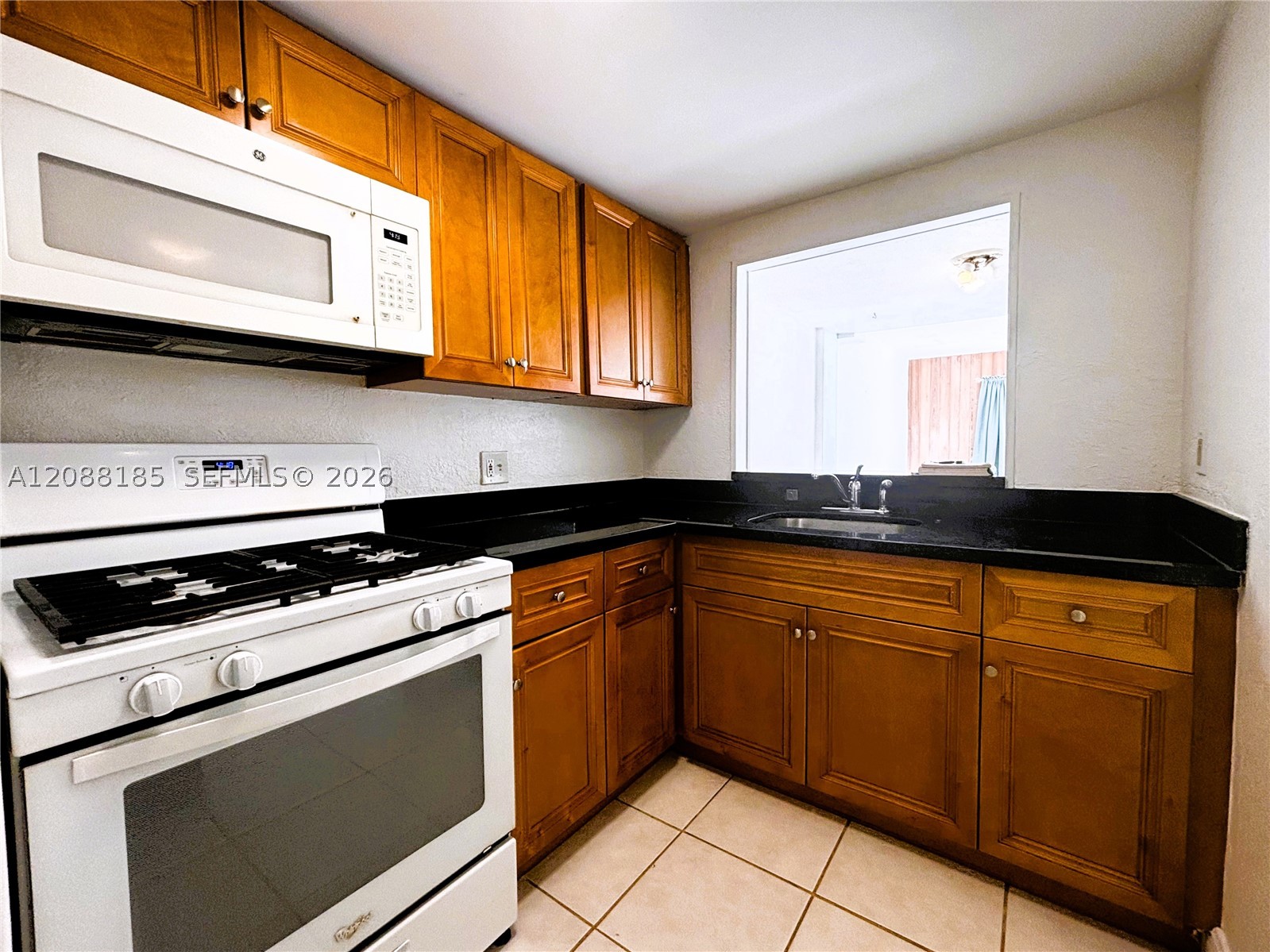 6703 N Kendall Dr #405, Pinecrest FL 33156