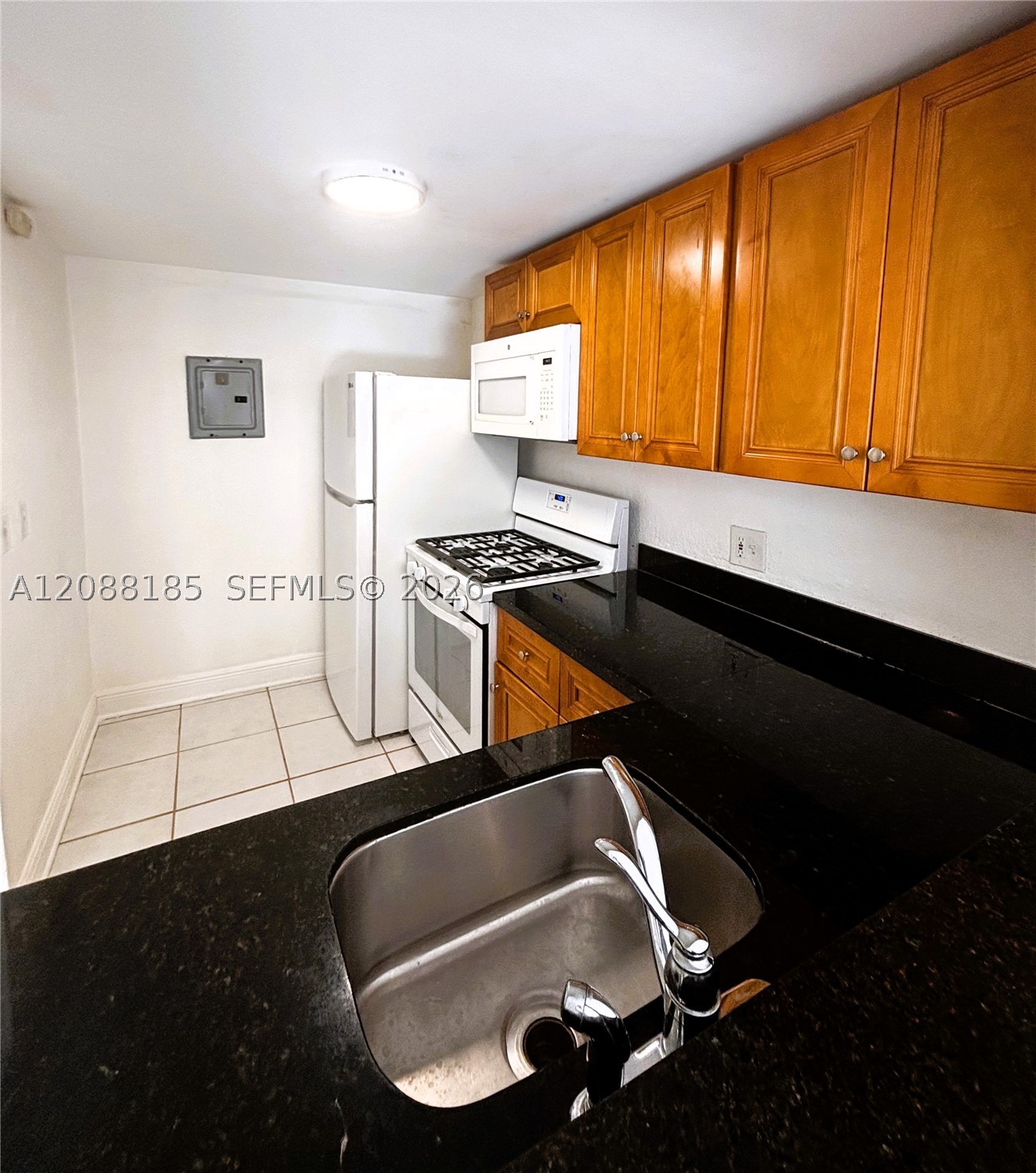 6703 N Kendall Dr #405, Pinecrest FL 33156