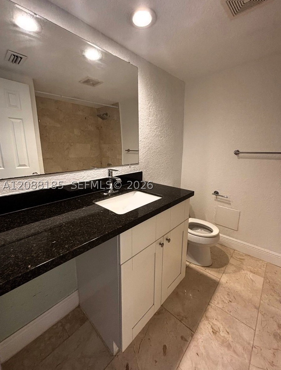6703 N Kendall Dr #405, Pinecrest FL 33156