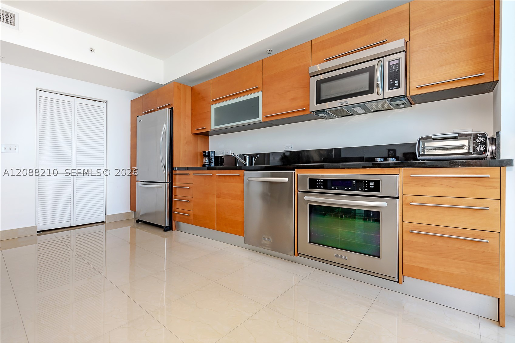 253 NE 2nd St #3105, Miami FL 33132