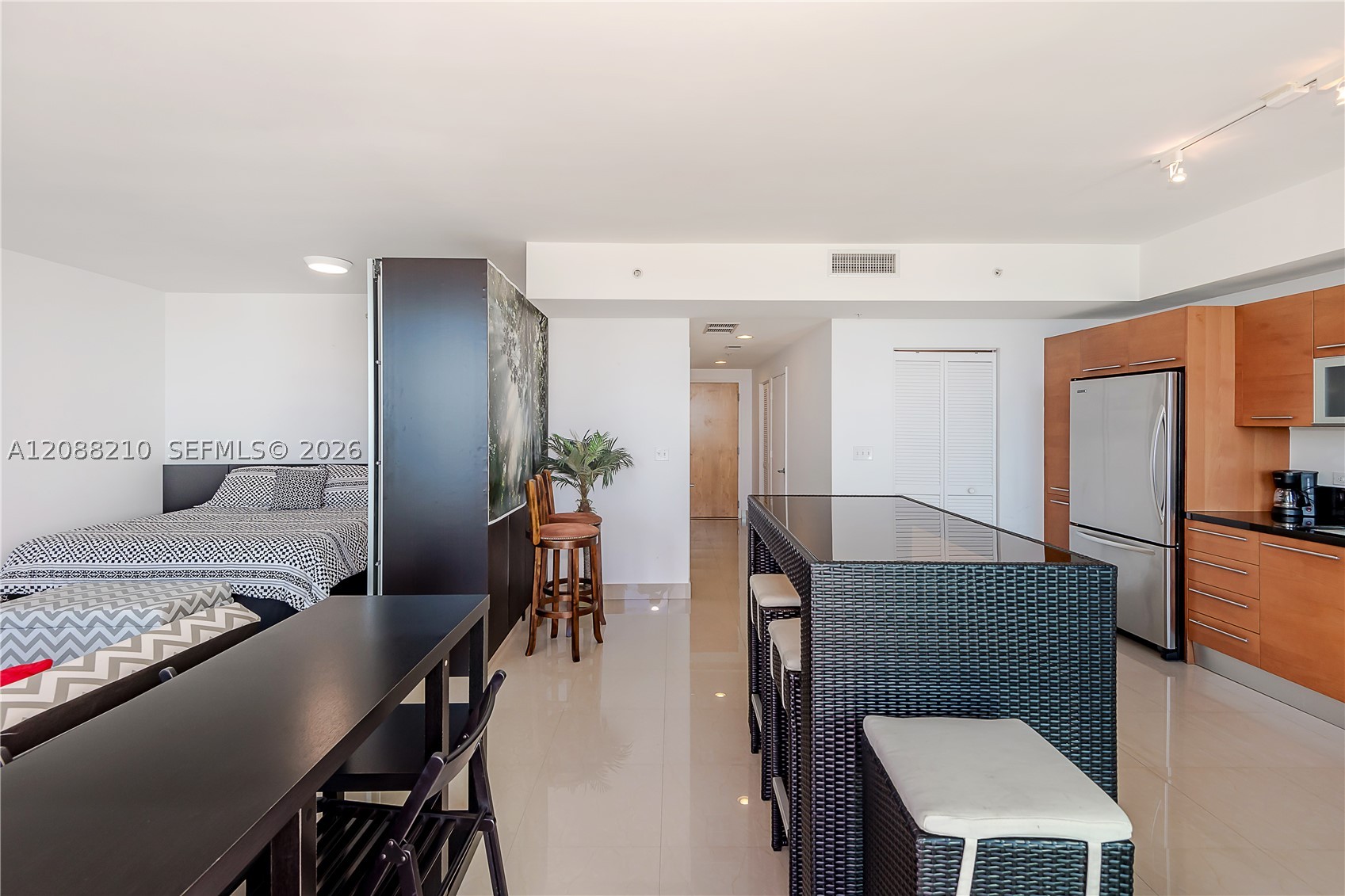 253 NE 2nd St #3105, Miami FL 33132