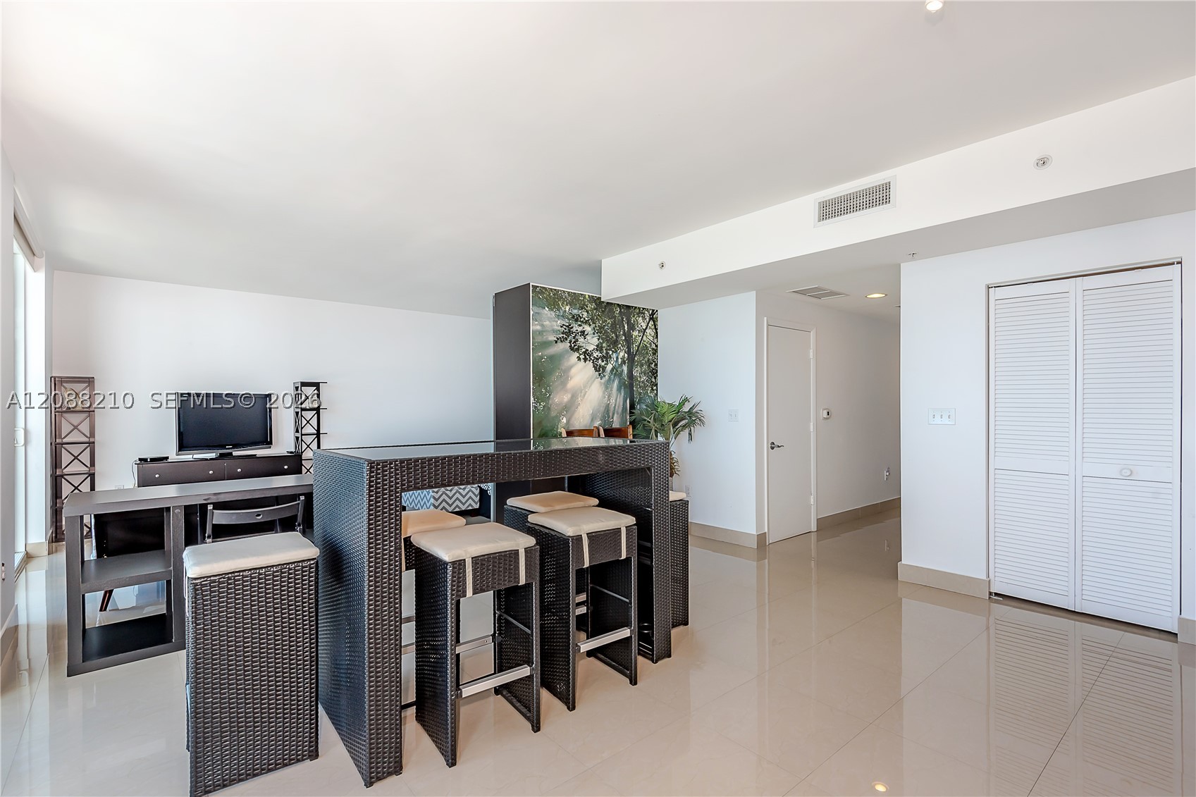 253 NE 2nd St #3105, Miami FL 33132