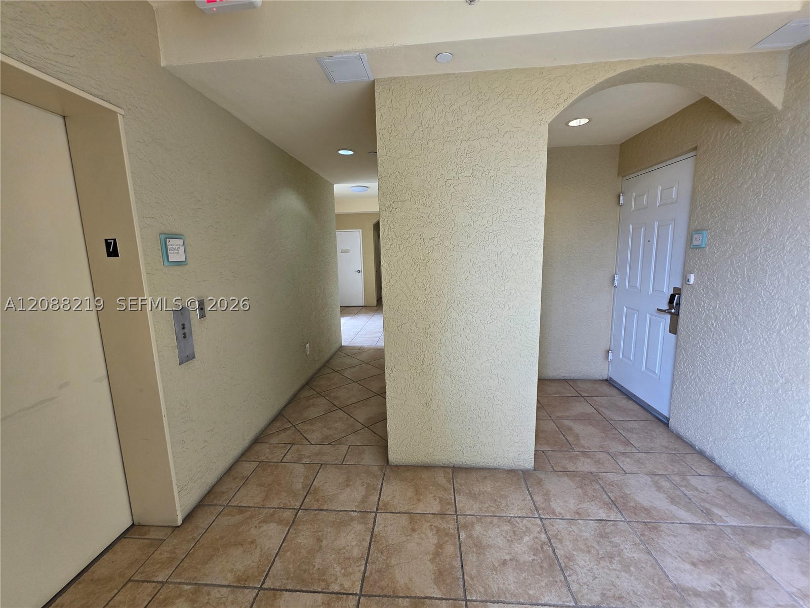 3340 NE 190th St #705, Aventura FL 33180