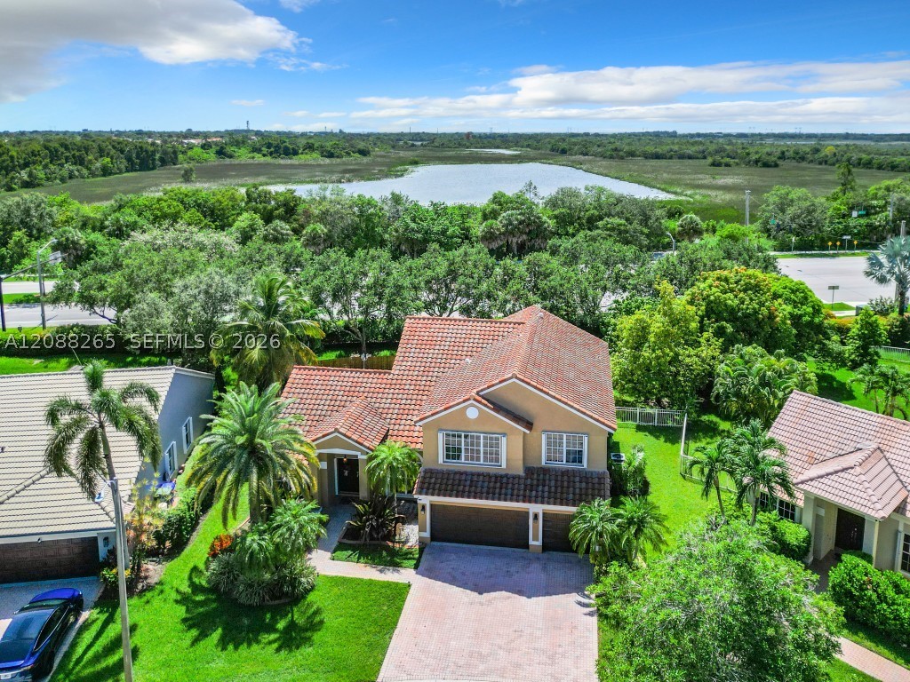 1342 NW 195th Ave, Pembroke Pines FL 33029
