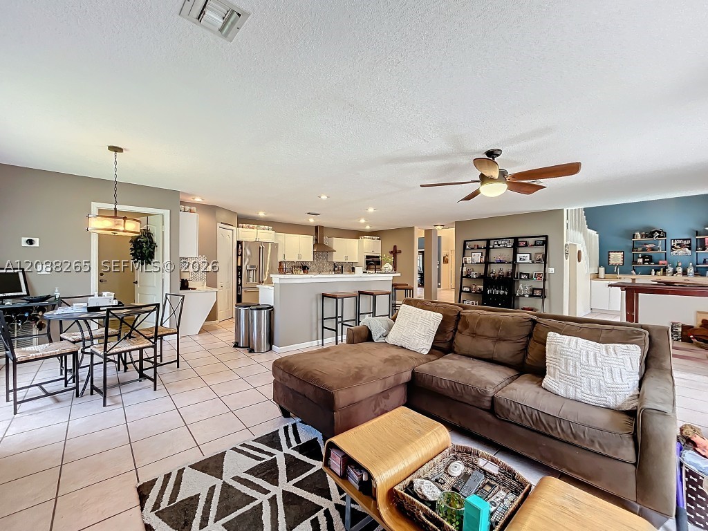 1342 NW 195th Ave, Pembroke Pines FL 33029