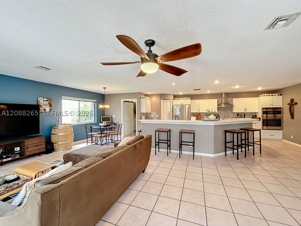 1342 NW 195th Ave, Pembroke Pines FL 33029