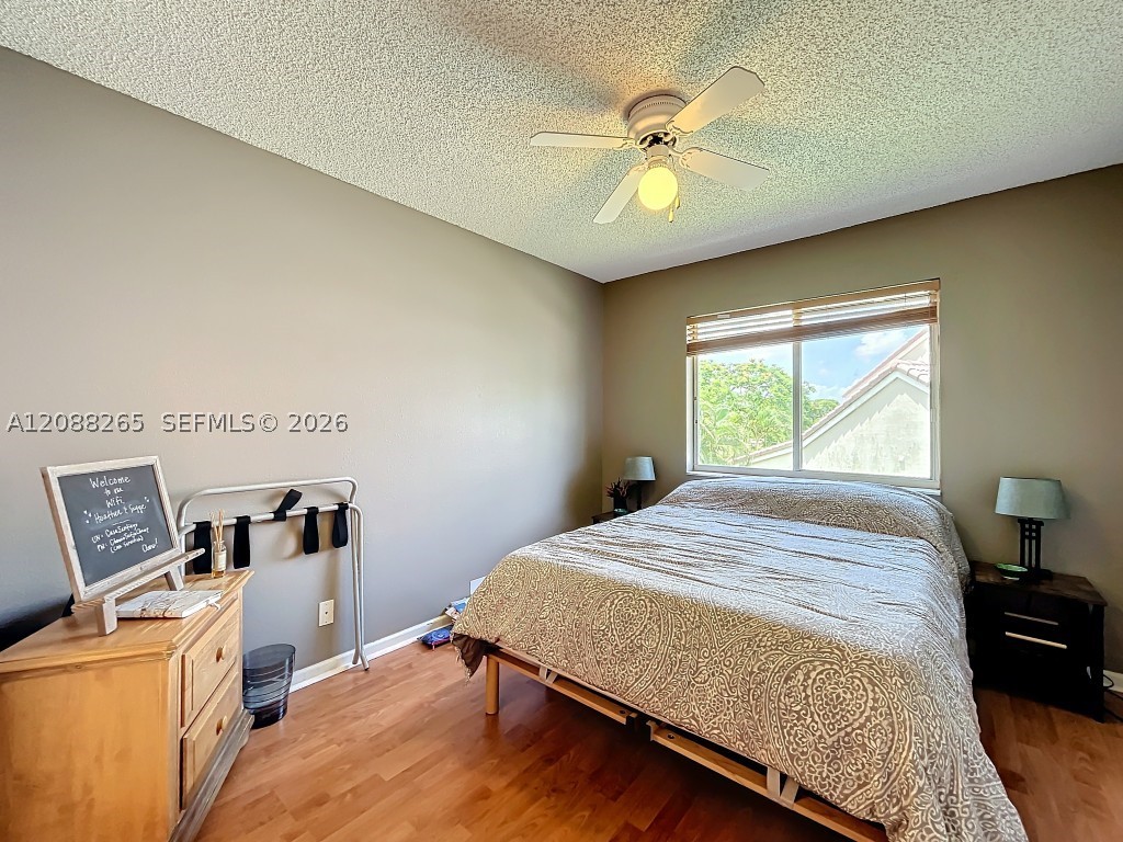 1342 NW 195th Ave, Pembroke Pines FL 33029