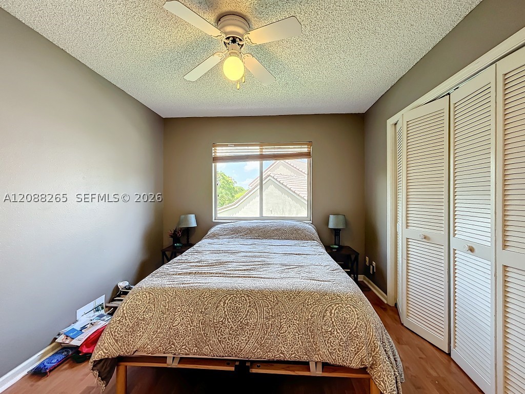 1342 NW 195th Ave, Pembroke Pines FL 33029