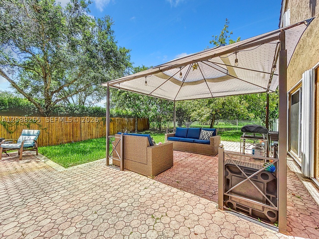 1342 NW 195th Ave, Pembroke Pines FL 33029