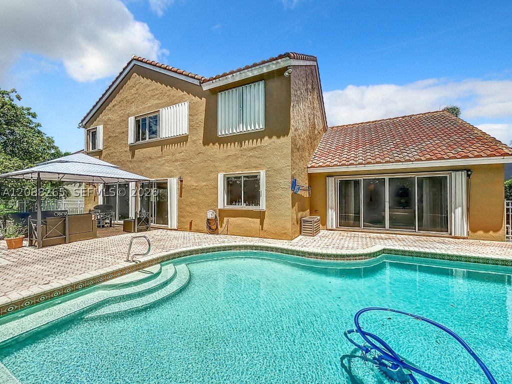1342 NW 195th Ave, Pembroke Pines FL 33029