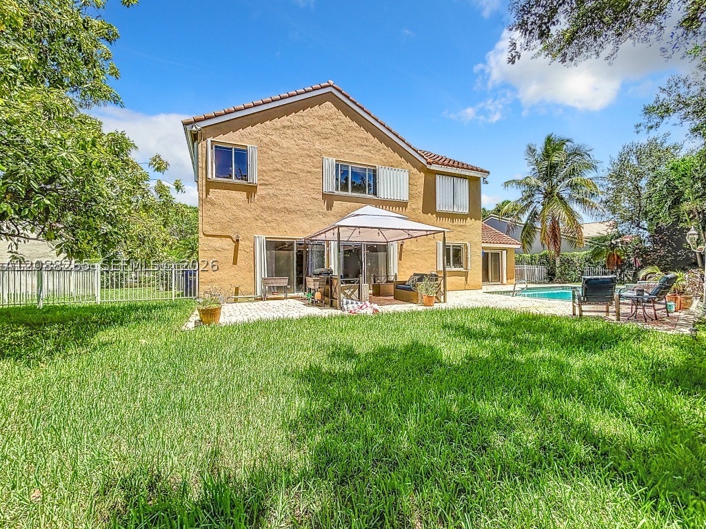 1342 NW 195th Ave, Pembroke Pines FL 33029