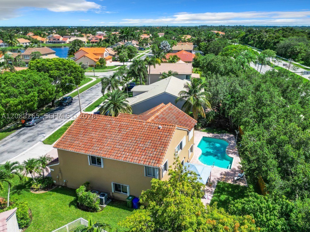 1342 NW 195th Ave, Pembroke Pines FL 33029
