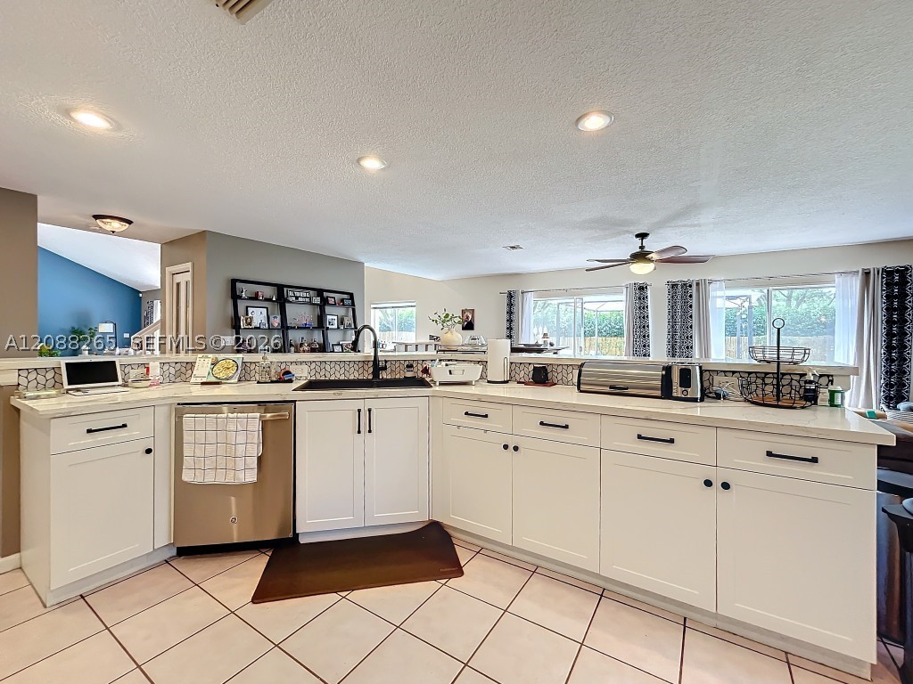 1342 NW 195th Ave, Pembroke Pines FL 33029