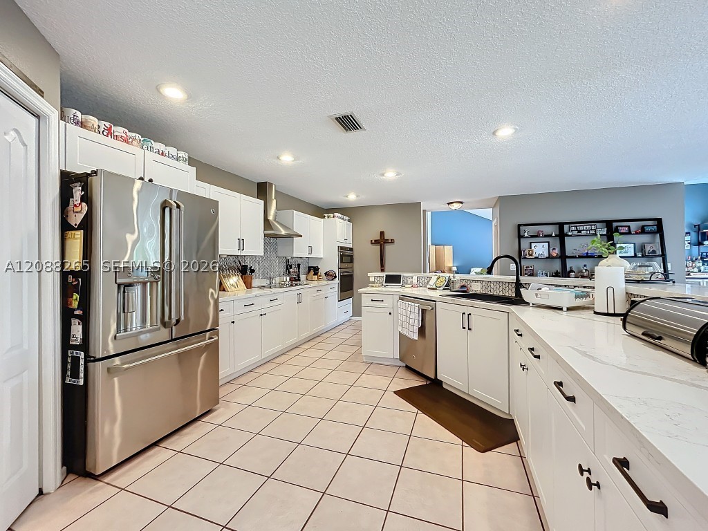 1342 NW 195th Ave, Pembroke Pines FL 33029
