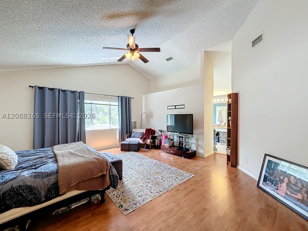 1342 NW 195th Ave, Pembroke Pines FL 33029