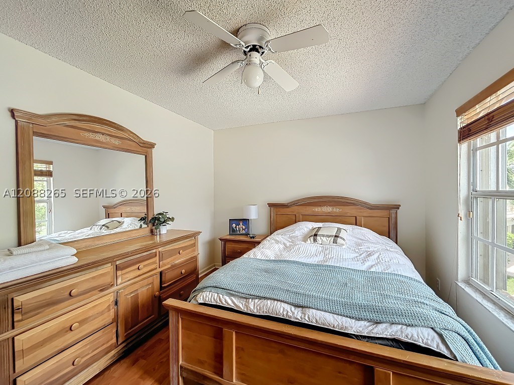 1342 NW 195th Ave, Pembroke Pines FL 33029
