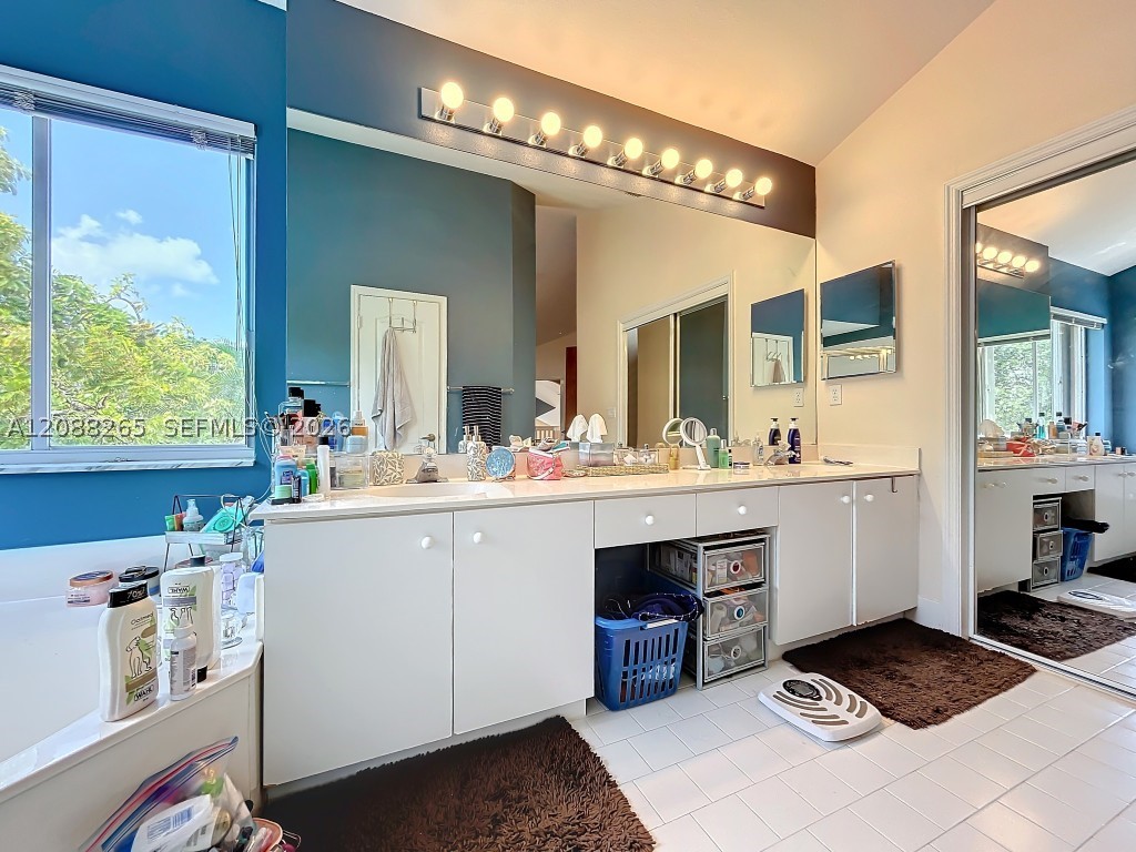1342 NW 195th Ave, Pembroke Pines FL 33029