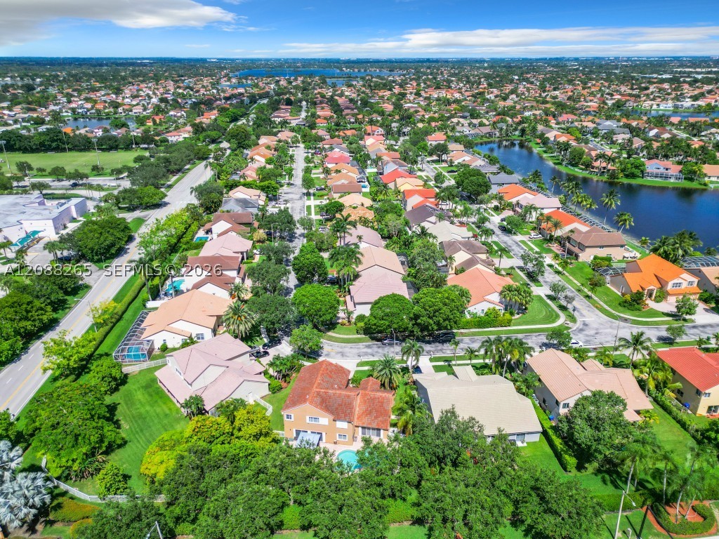 1342 NW 195th Ave, Pembroke Pines FL 33029