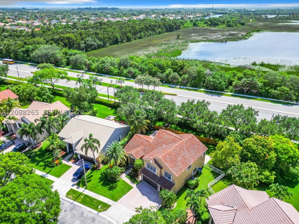 1342 NW 195th Ave, Pembroke Pines FL 33029