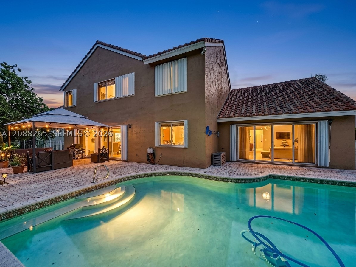 1342 NW 195th Ave, Pembroke Pines FL 33029