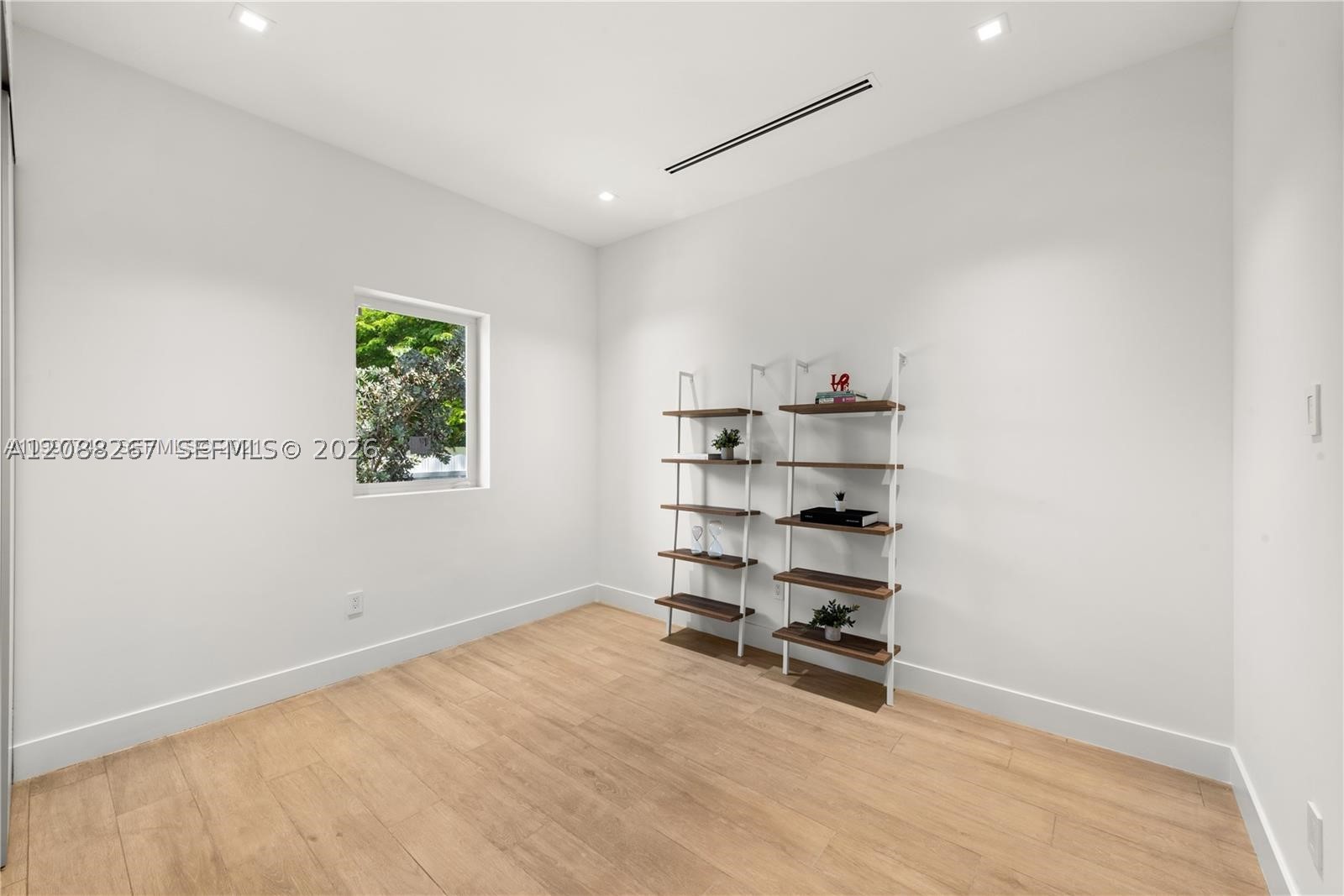 270 SW 29th Rd, Miami FL 33129
