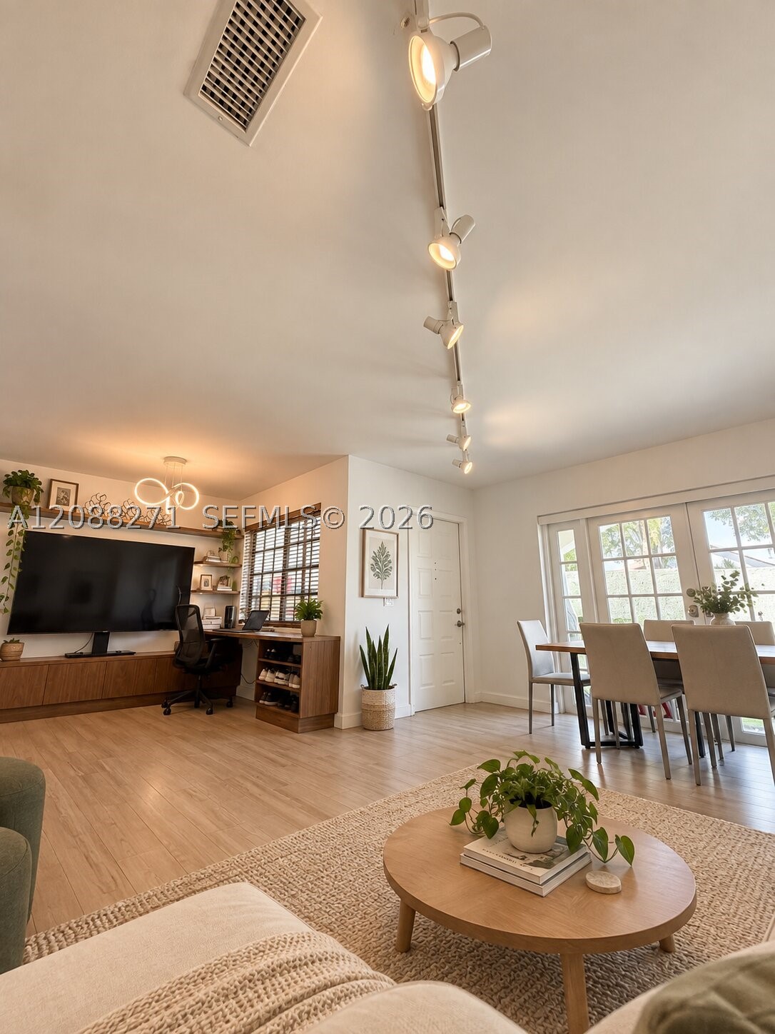 21204 Harbor Way #123-12, Aventura FL 33180