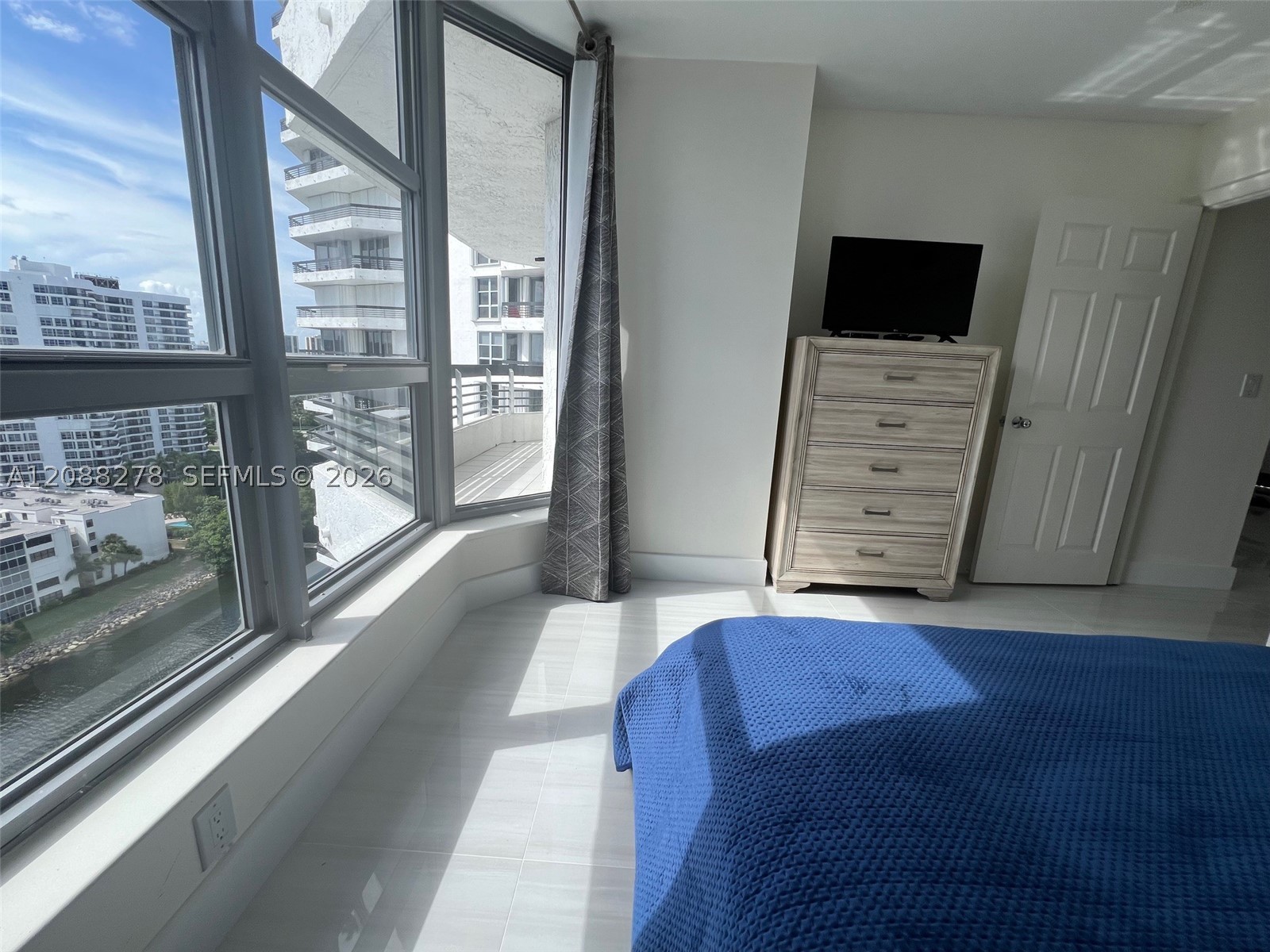 3530 Mystic Pointe Dr #1903, Aventura FL 33180