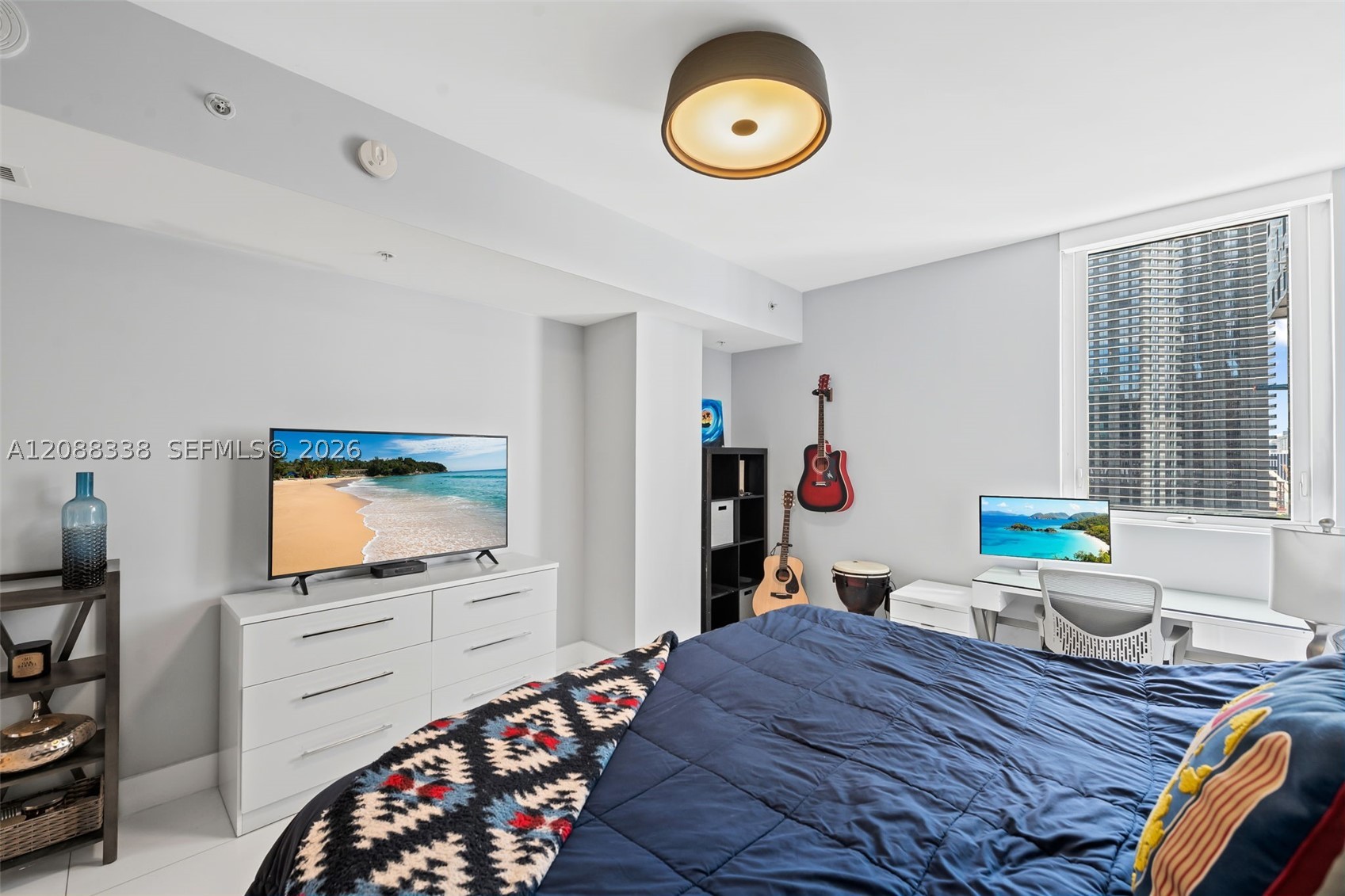 253 NE 2nd St #2501, Miami FL 33132
