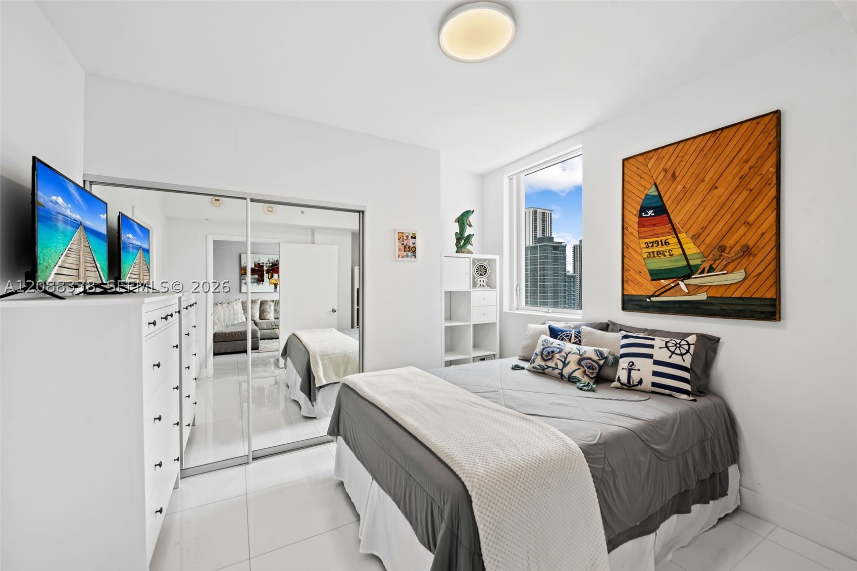 253 NE 2nd St #2501, Miami FL 33132