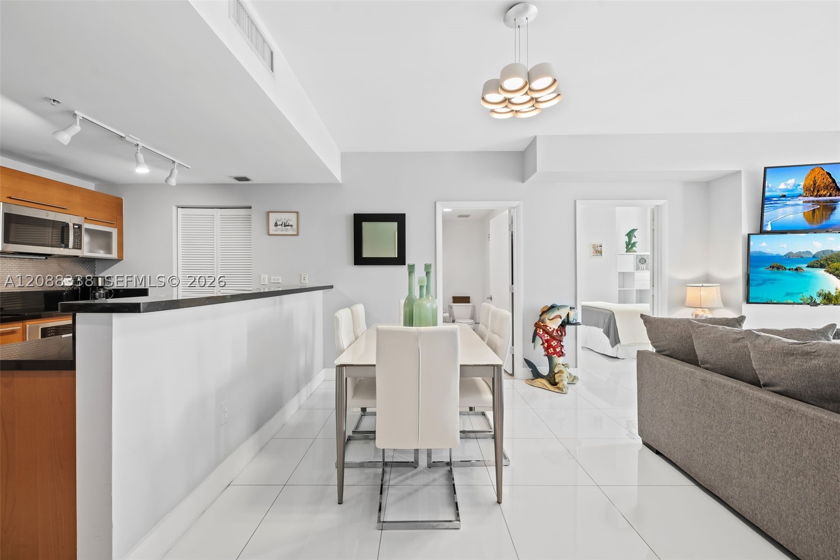 253 NE 2nd St #2501, Miami FL 33132