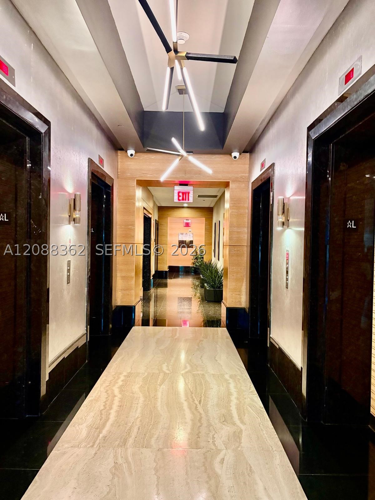 950 Brickell Bay Dr #4505, Miami FL 33131