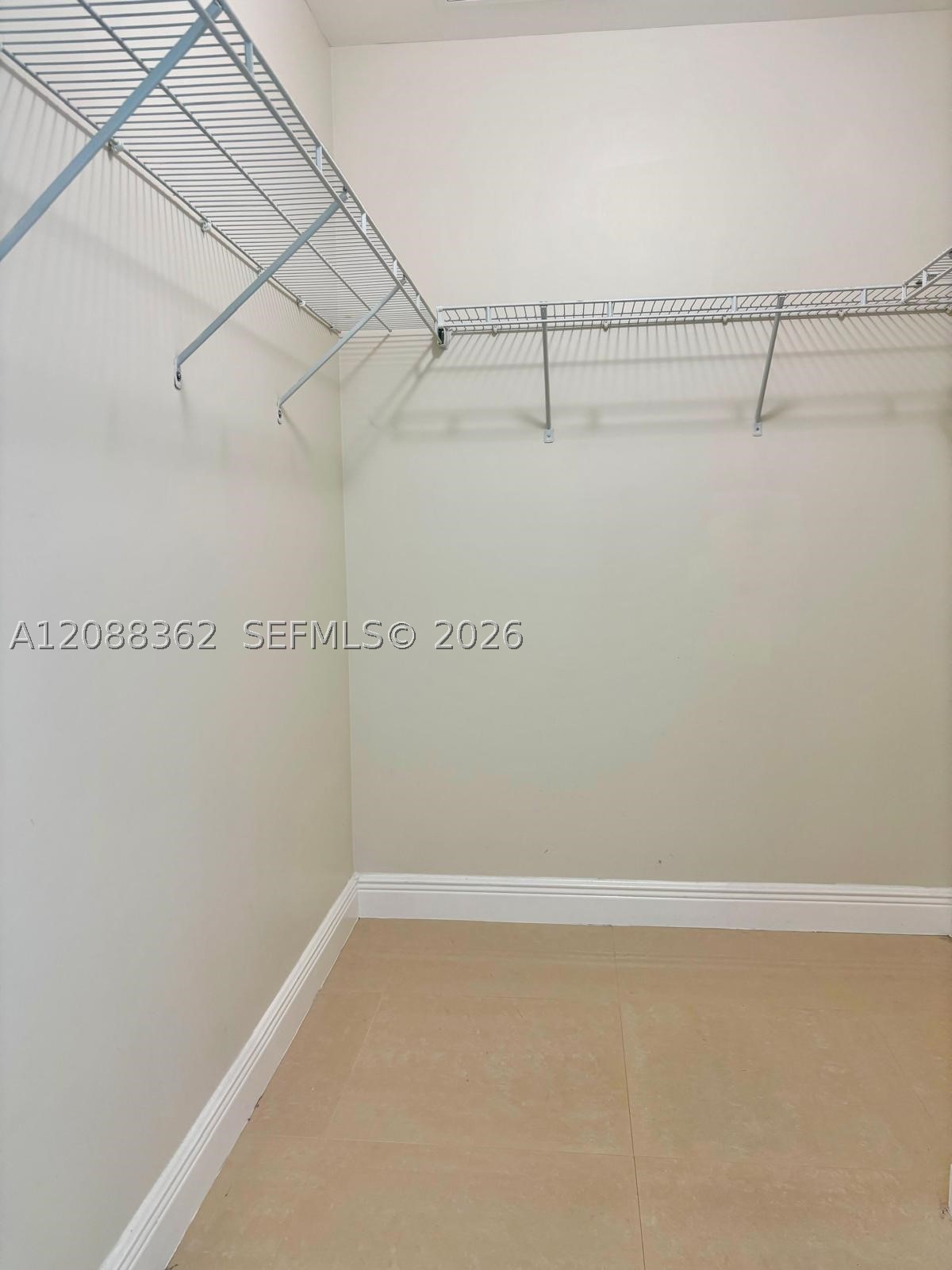 950 Brickell Bay Dr #4505, Miami FL 33131