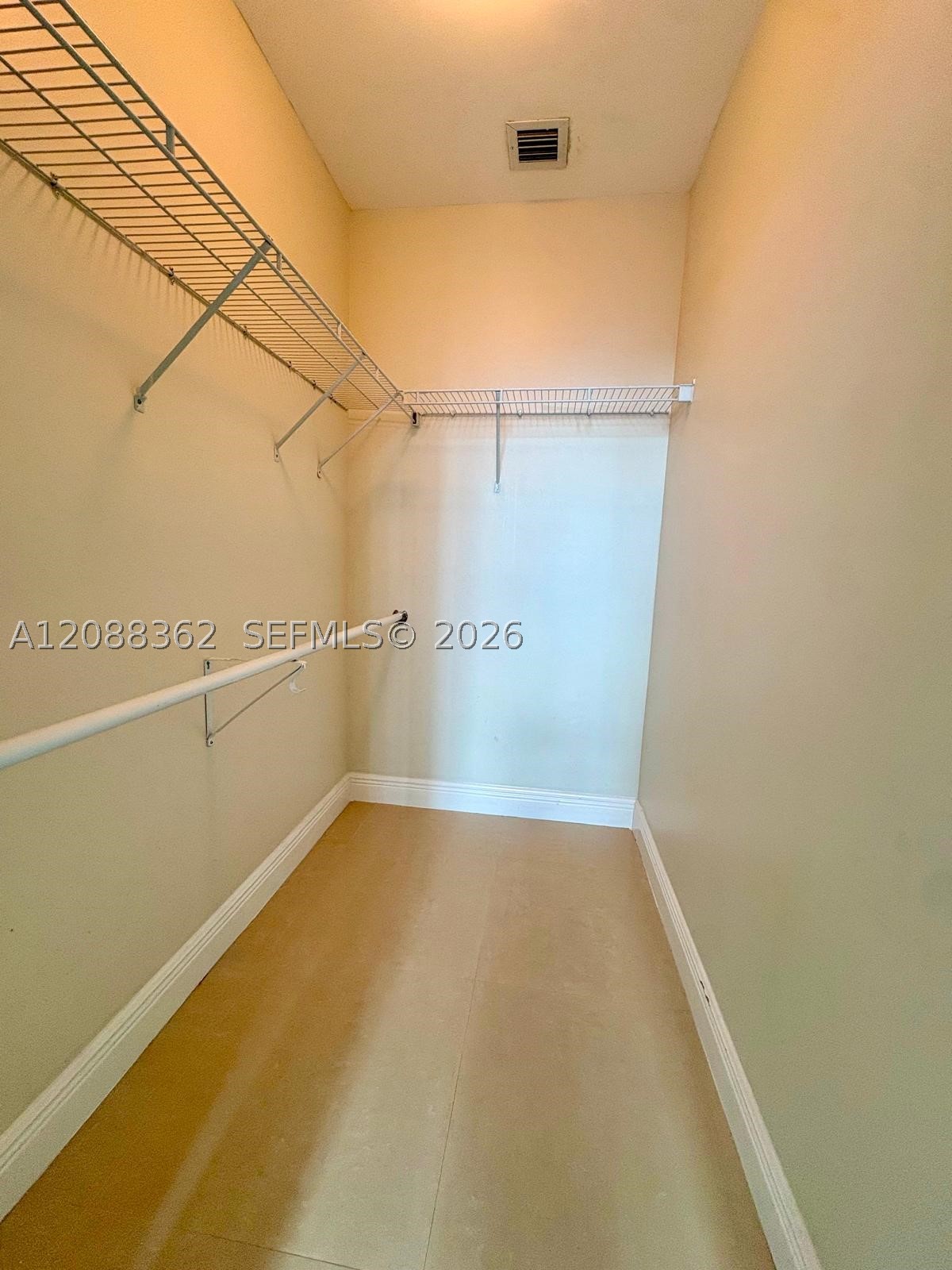 950 Brickell Bay Dr #4505, Miami FL 33131