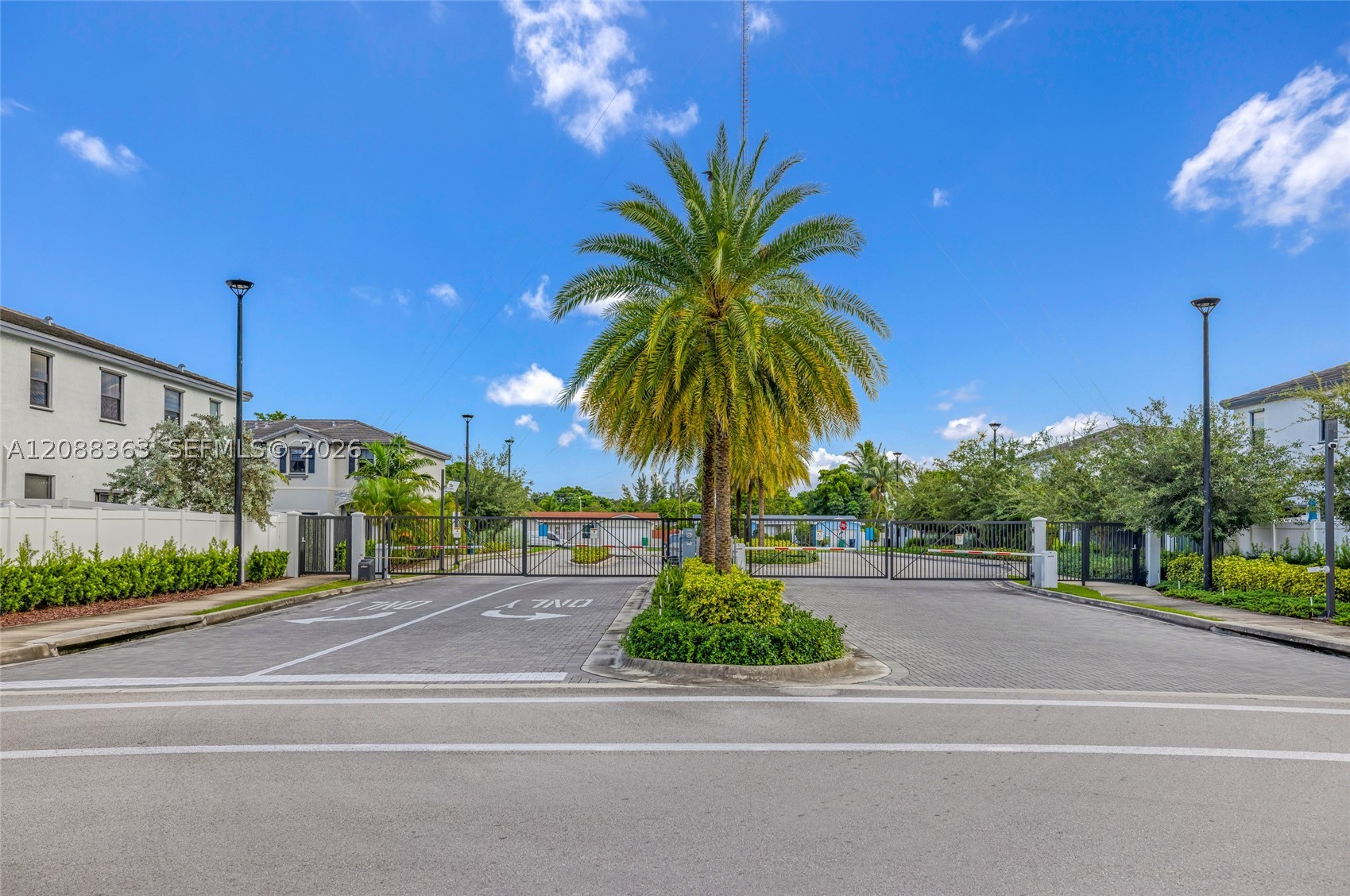 20427 NW 4th Ct, Miami Gardens FL 33169