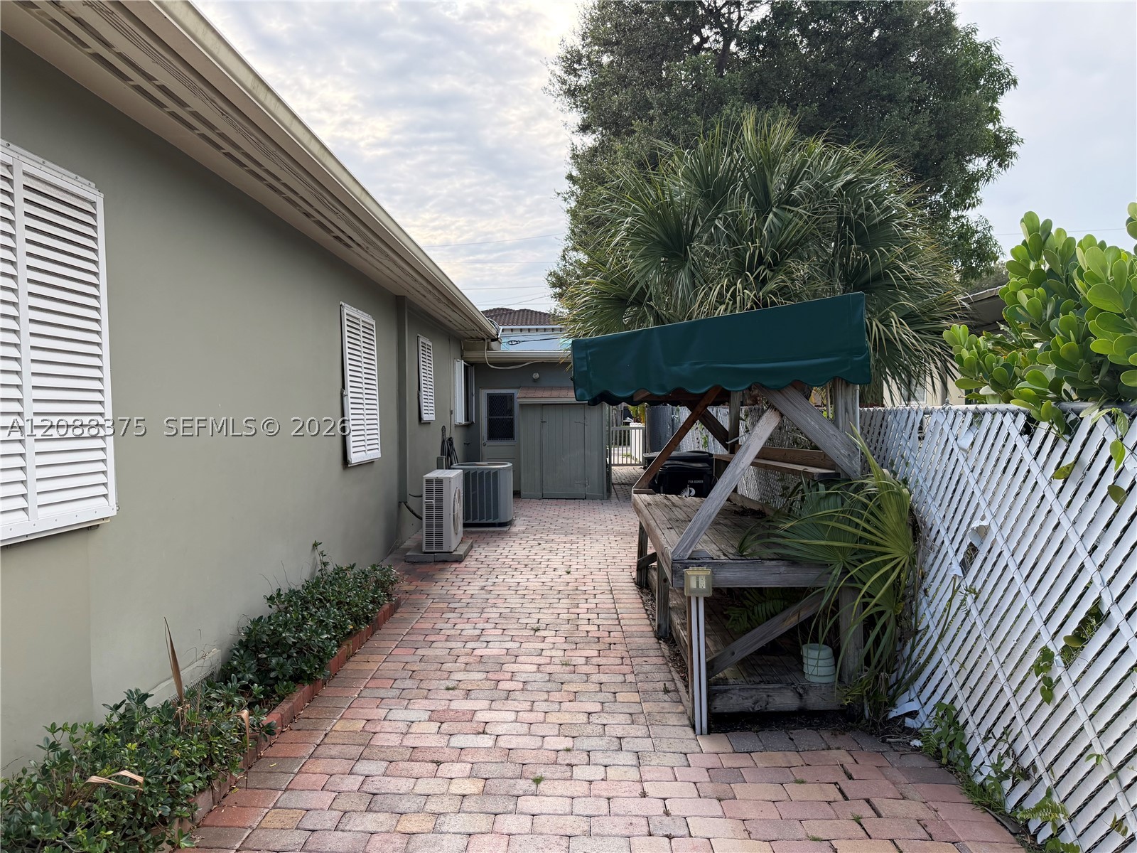 800 SW 8th Ter, Fort Lauderdale FL 33315