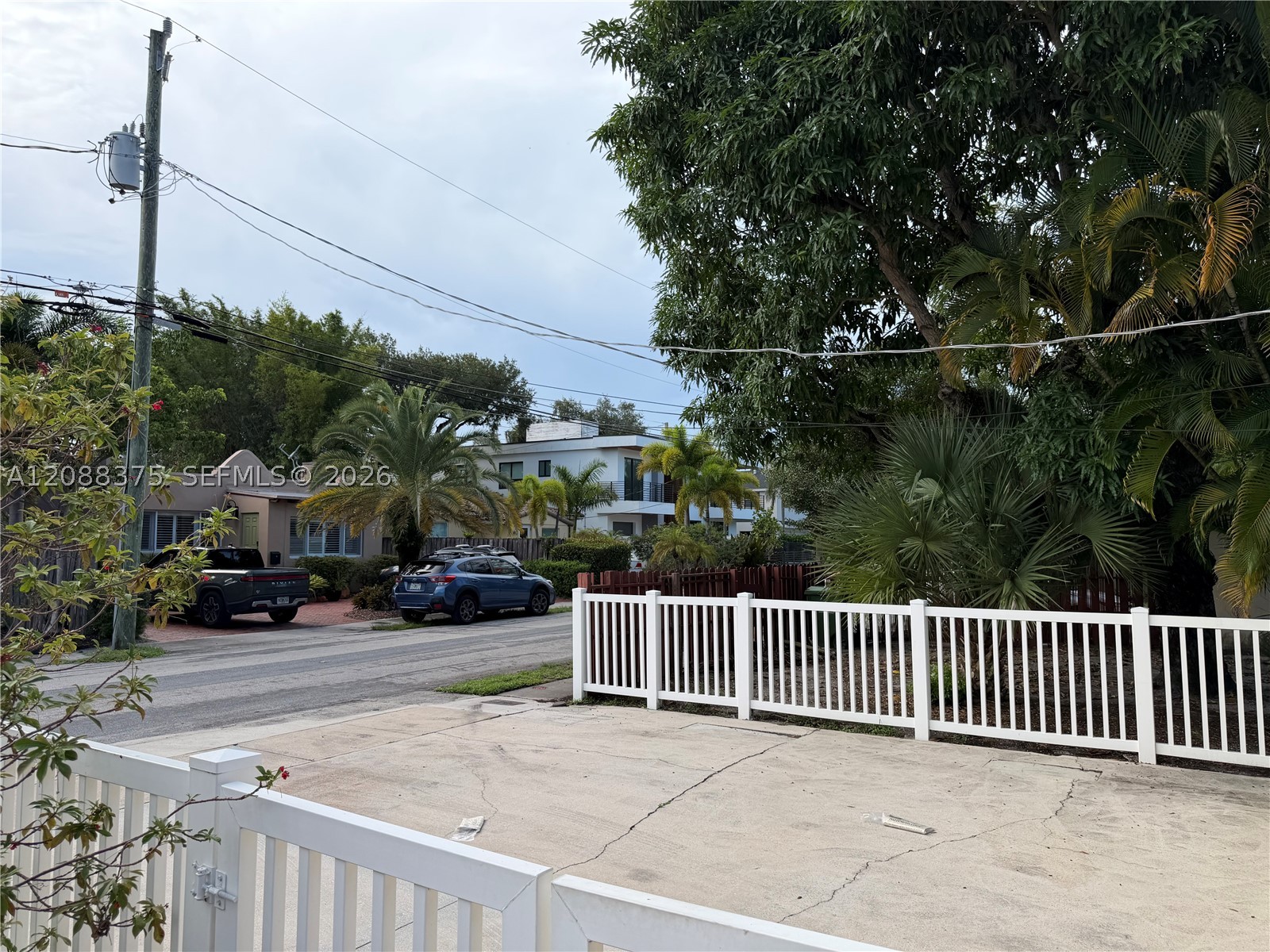 800 SW 8th Ter, Fort Lauderdale FL 33315