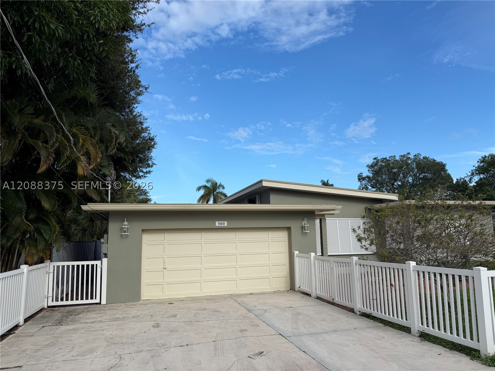 800 SW 8th Ter, Fort Lauderdale FL 33315