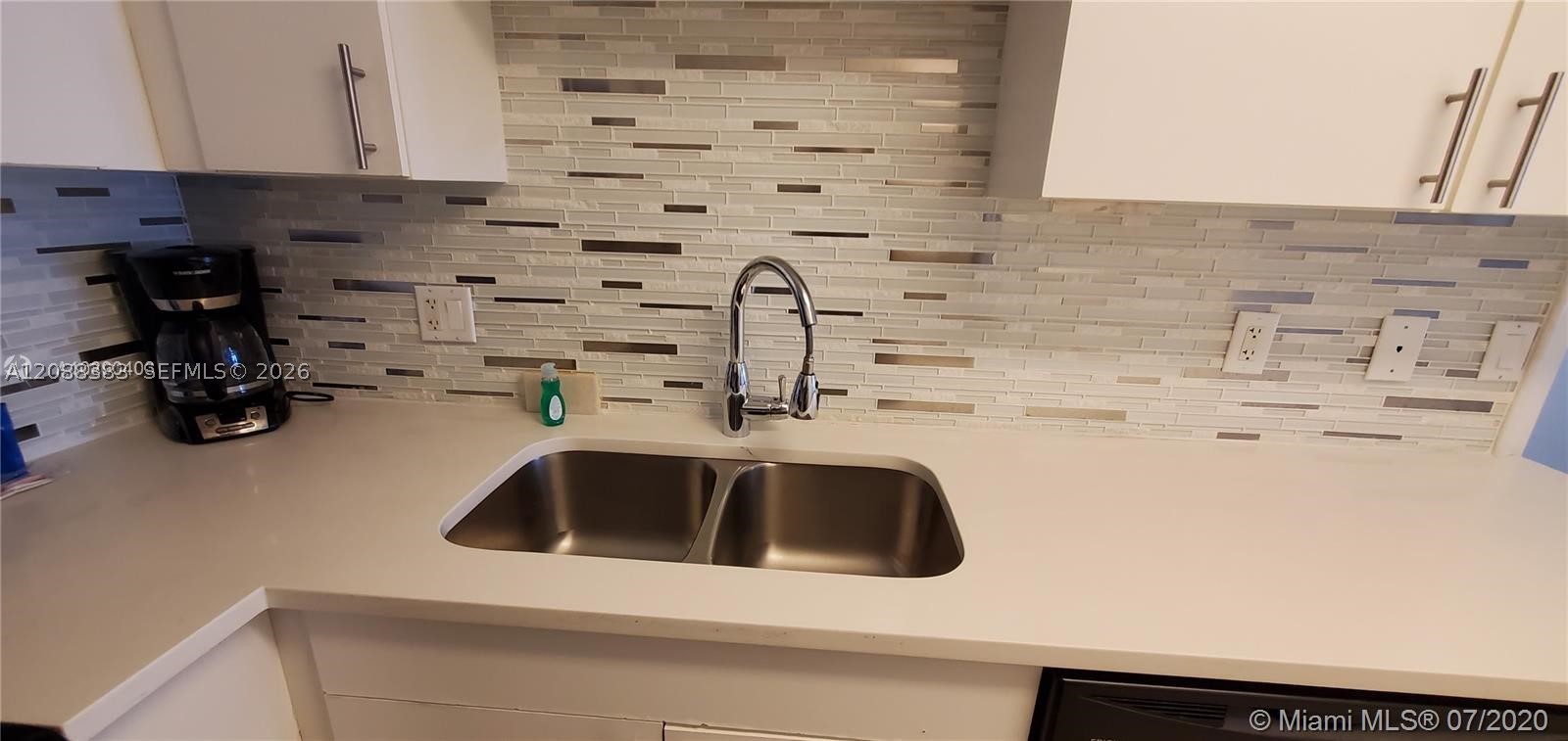 185 SE 14th Ter #1203, Miami FL 33131