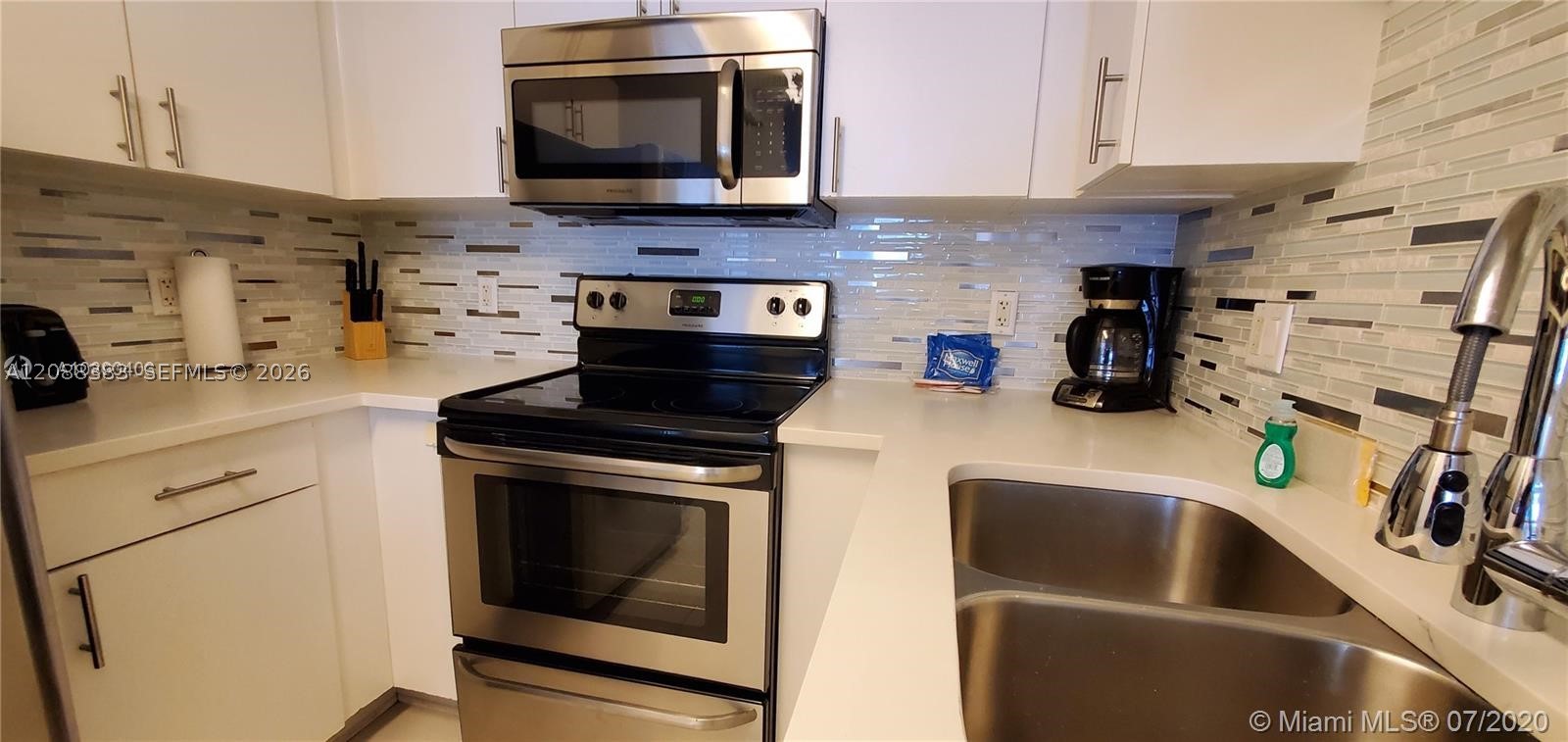 185 SE 14th Ter #1203, Miami FL 33131
