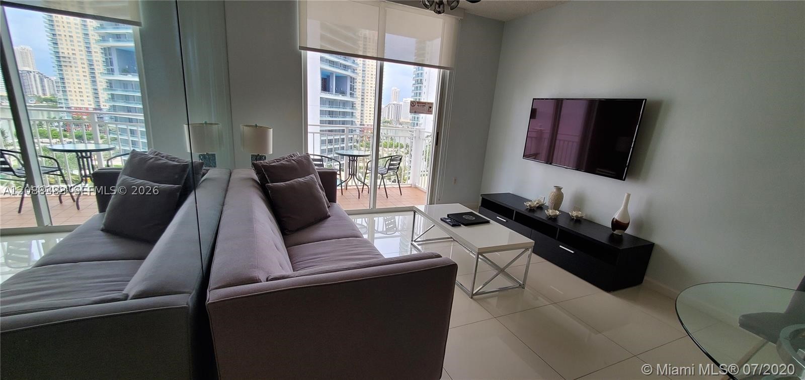 185 SE 14th Ter #1203, Miami FL 33131