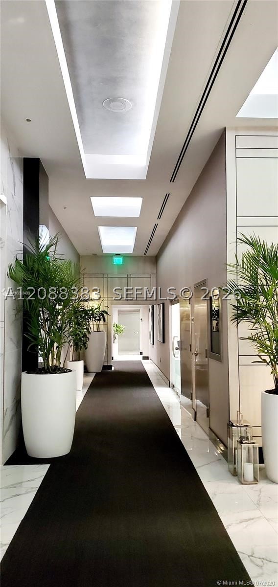 185 SE 14th Ter #1203, Miami FL 33131