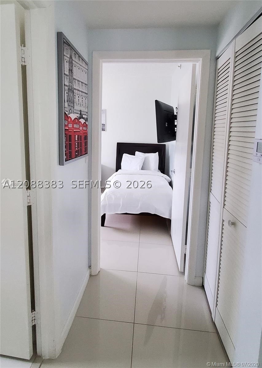 185 SE 14th Ter #1203, Miami FL 33131