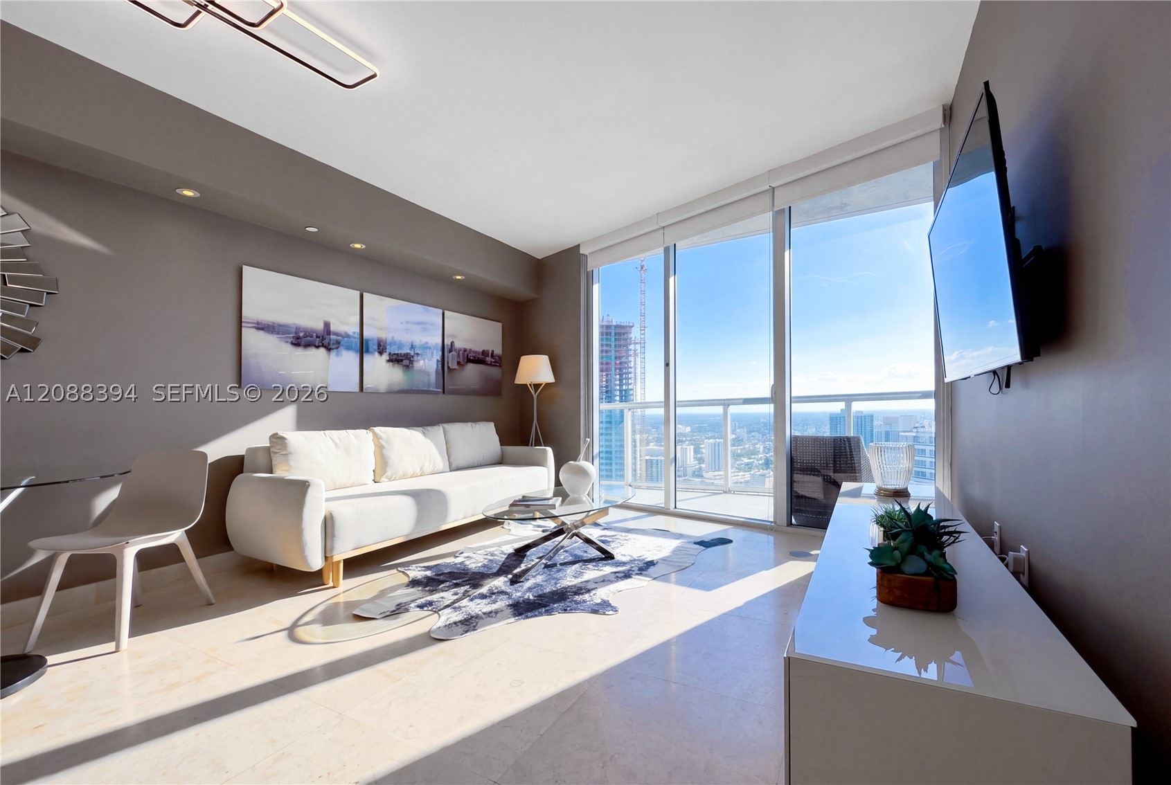 465 Brickell Ave #5704, Miami FL 33131