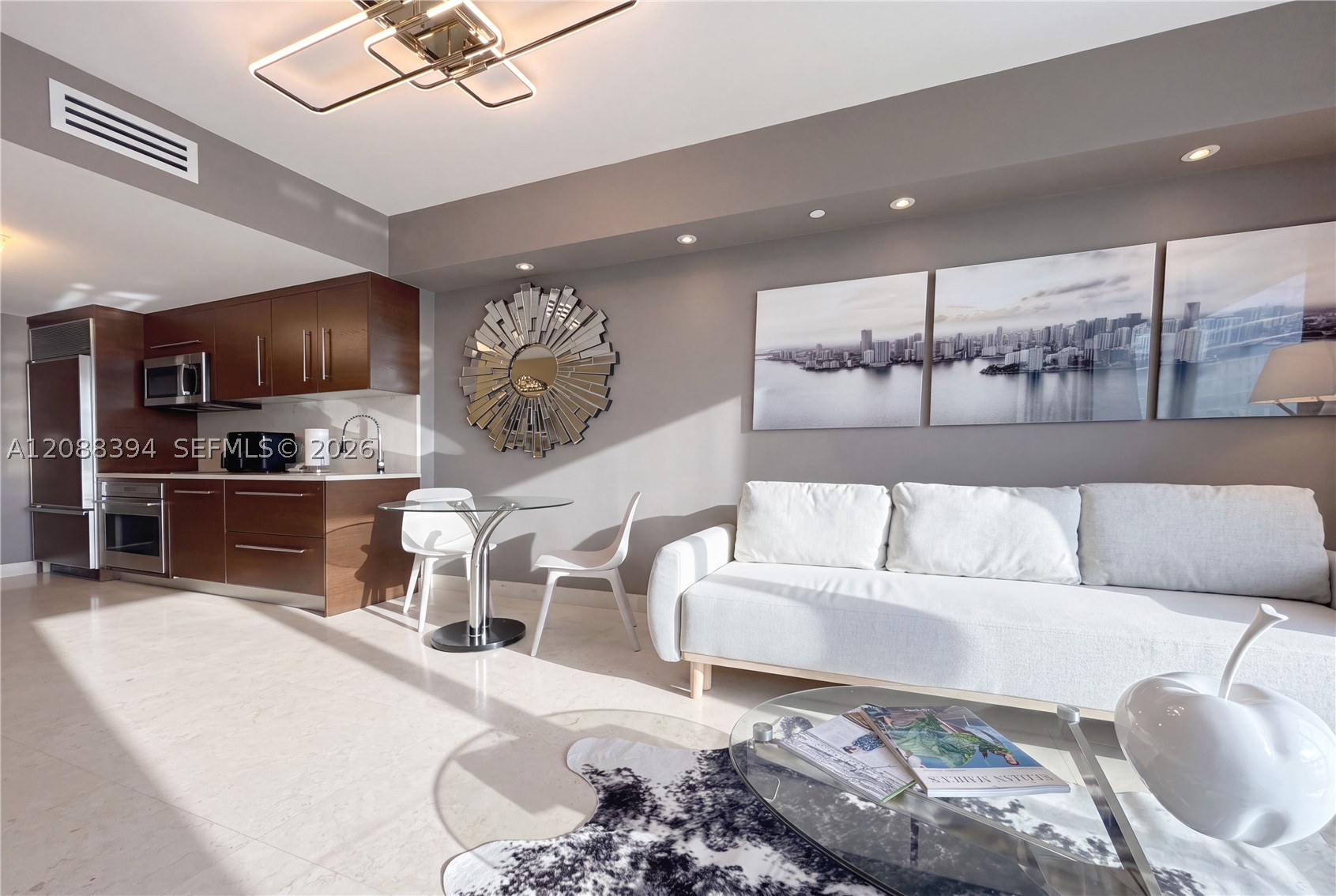 465 Brickell Ave #5704, Miami FL 33131