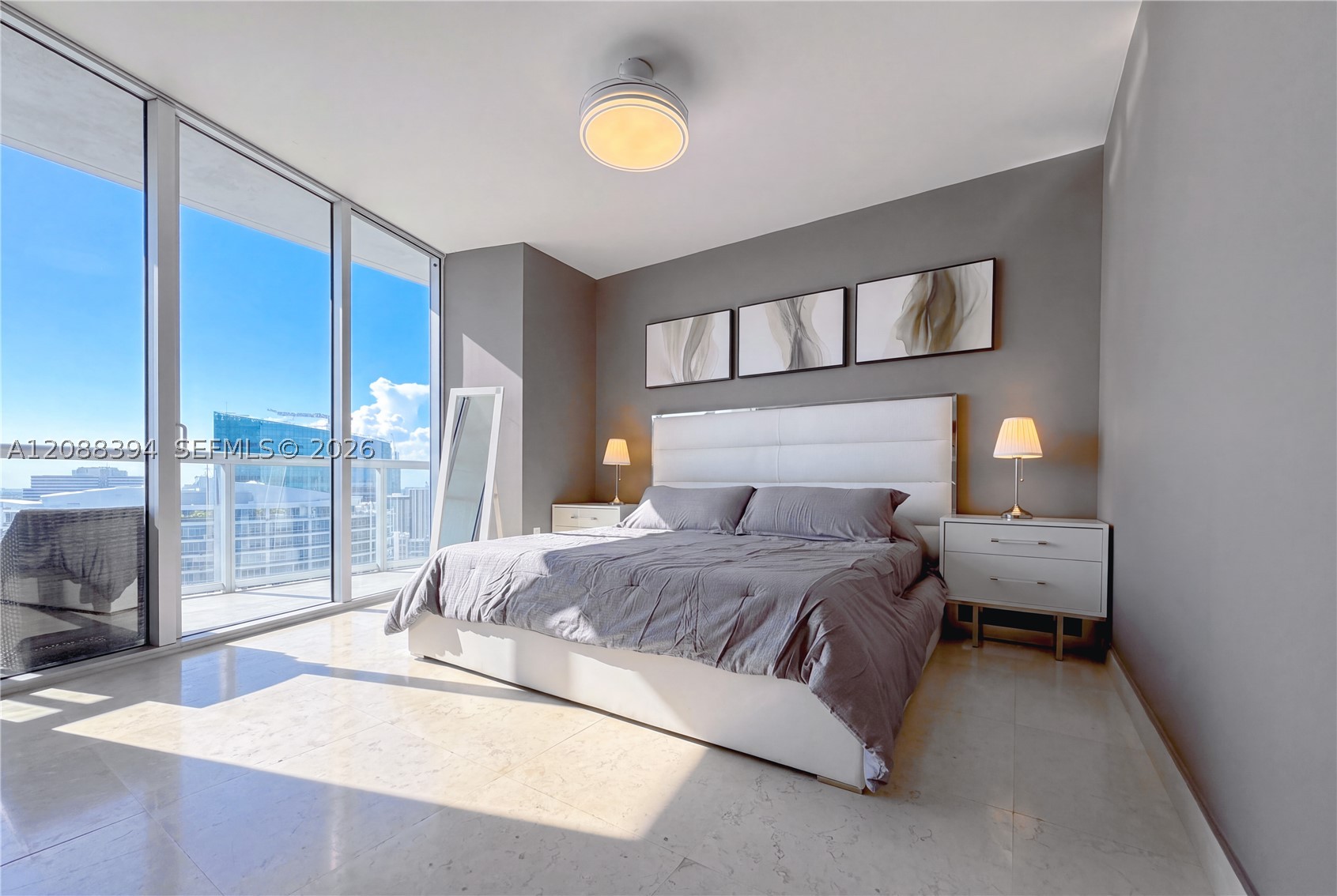 465 Brickell Ave #5704, Miami FL 33131