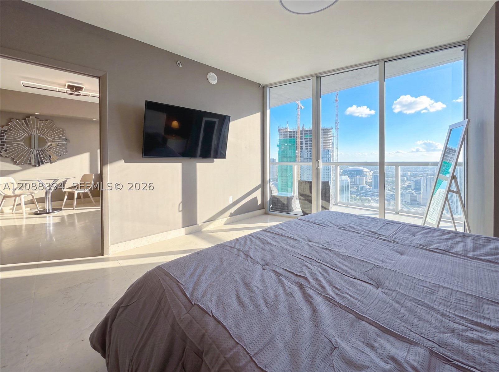 465 Brickell Ave #5704, Miami FL 33131