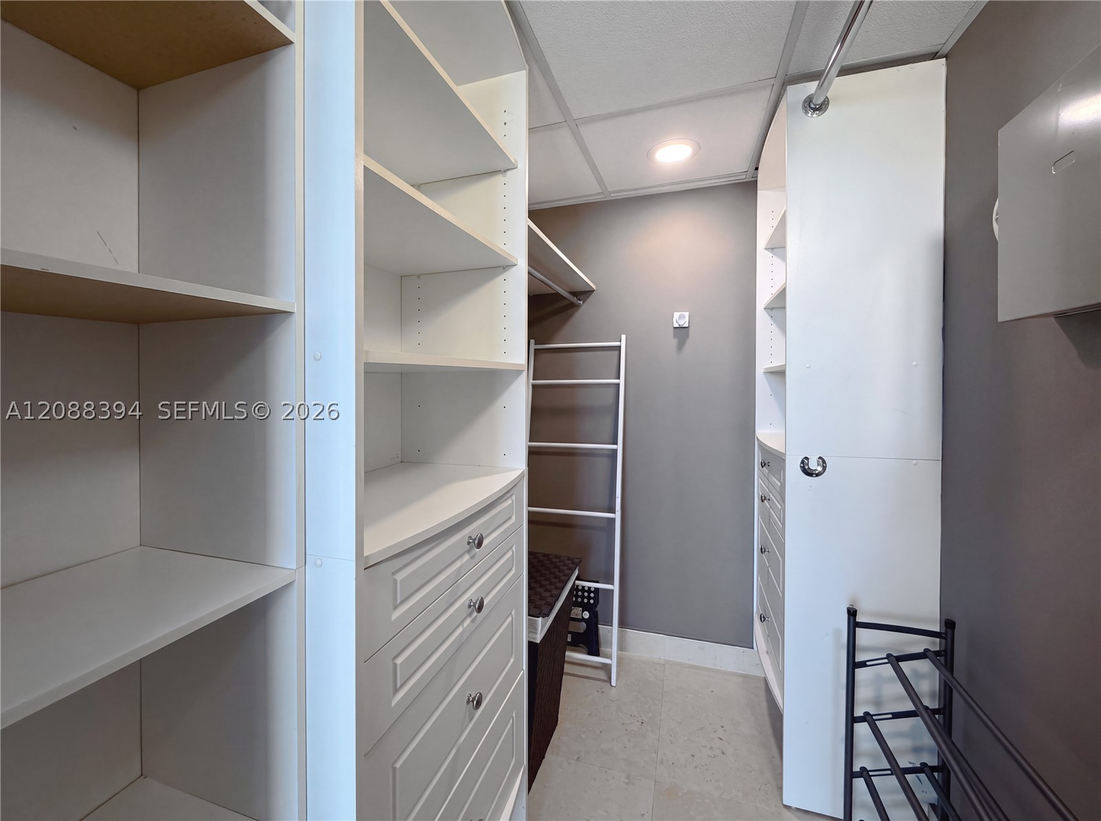465 Brickell Ave #5704, Miami FL 33131