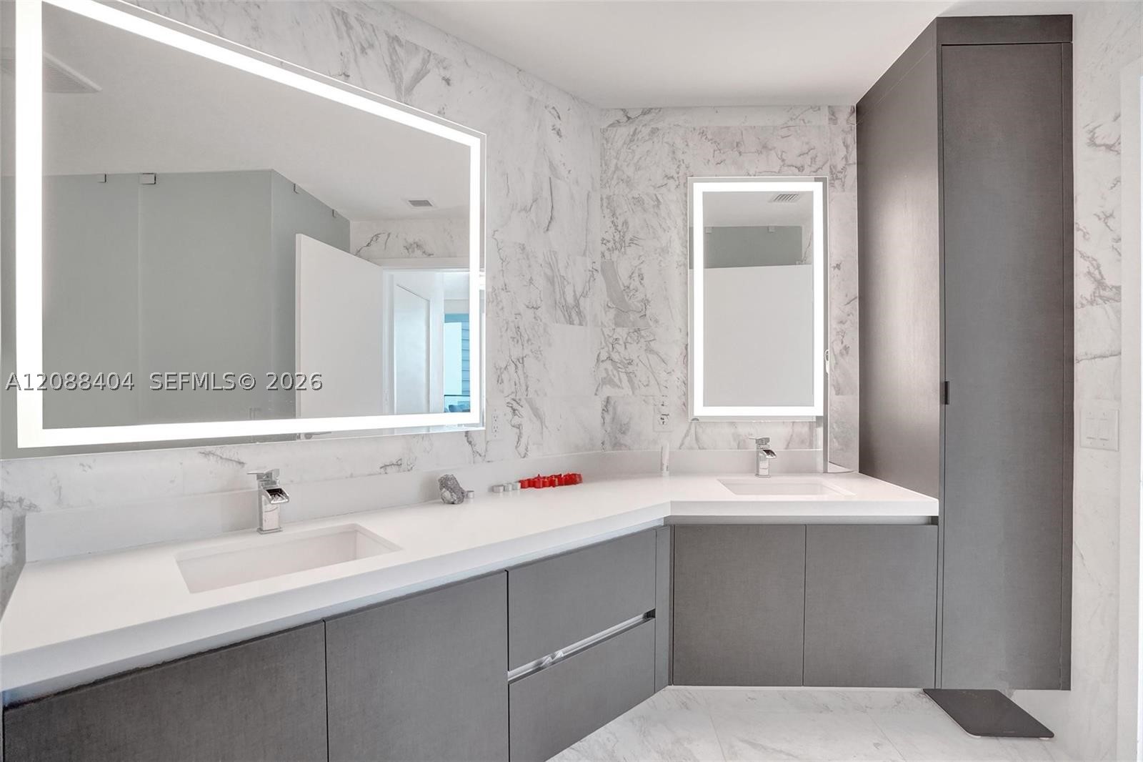 851 NE 1st Ave #1403, Miami FL 33132