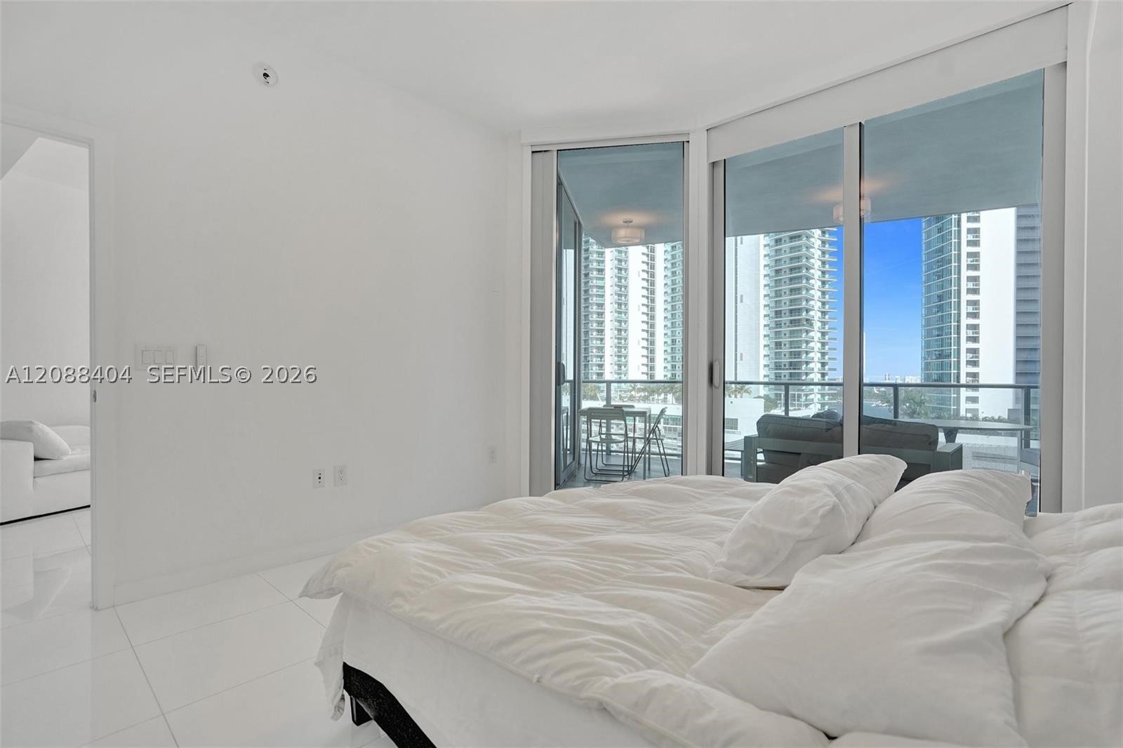 851 NE 1st Ave #1403, Miami FL 33132