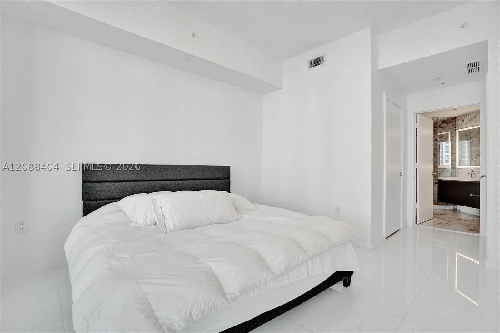 851 NE 1st Ave #1403, Miami FL 33132